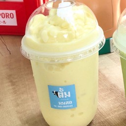 อะโวคาโด น้ำมะพร้าวปั่นนมสด (ใส่เนื้อมะพร้าวด้วยค่ะ)