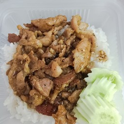 ข้าวกระเทียมพริกไทย