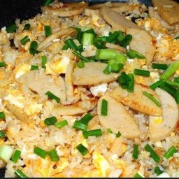 ข้าวผัดหมูยอ