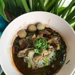 ก๋วยเตี๋ยวเนื้อน้ำตก