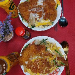 ข้าวไก่ทอดคัตสึด้ง