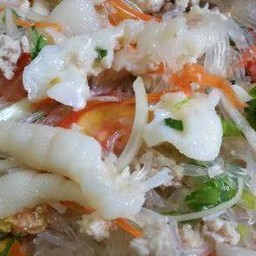 ยำวุ้นเส้นขาไก่