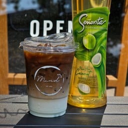 มะพร้าว ลาเต้ (Coconut Latte)