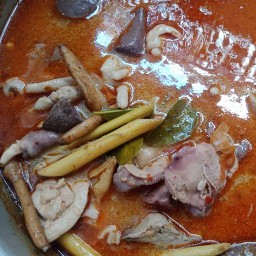 ขนมจีนแม่น้องเติร์ด(น้ำยาไก่สูตรโคราช)