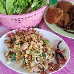 เจ๊แหม่มแหนมคลุก หมู่บ้านศรีเทพไทย(เก่า)ซอย8