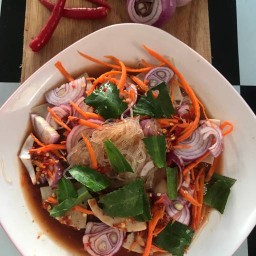 ยำเด็ดเผ็ดลืมผัว หมู่บ้านเอื้ออาทร ซอย 18 ต้นธงชัย