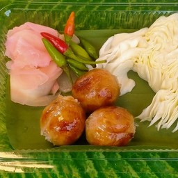 ไส้กรอกหมูเปรี้ยว