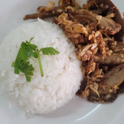 เป็ดอบรมควันทอดกระเทียมราดข้าว