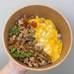 ข้าวไข่ข้น กระเพราหมูสับ