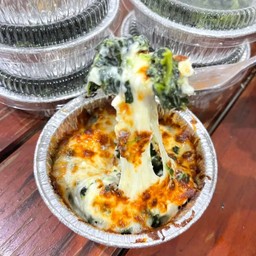 ผักโขมอบชีสลาวาเล็ก