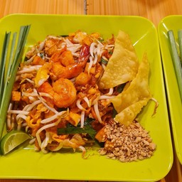 ผัดไทยกุ้งสด