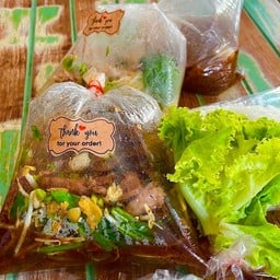 ตาส่ง ก๋วยเตี๋ยวโบราณ กะเพรา โบราญ กับแกล้ม