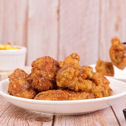 SET สุดคุ้ม - ไก่เกาหลี 8 ชิ้น (ปีกกลาง&ปีกบน )แถมไชเท้าดองและข้าวหอมมะลิ100%1ถ้วย