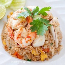 ข้าวผัดรวม