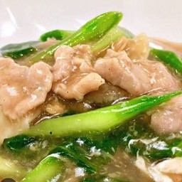 ราดหน้าหมู