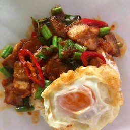 พริกแกงหมูกรอบ