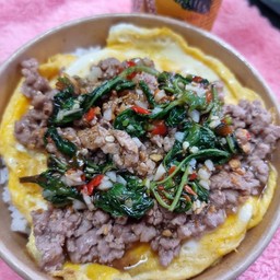 ข้าวกระเพราหมูสับ+ไข่ข้น
