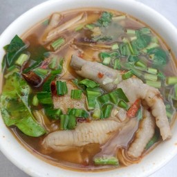 ต้มแซ่บตีนไก่