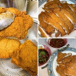 ข้าวหน้าไก่ทอดกร๊อบกรอบ..อร่อยเฉยย