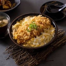 ชุด I ข้าว หมูทอดญี่ปุ่นราดไข่ + ซุปมิโสะ  ( ปกติ 199.-)