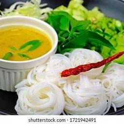 ขนมจีน+น้ำยากะทิใต้ ชุดละ