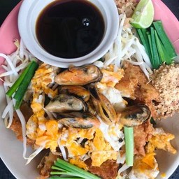 หอยทอดราดน้ำซอส3รสผักสด