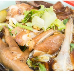 เฮงเฮง ก๋วยเตี๋ยวไก่มะระ ก๋วยเตี๋ยวหมุตุ๋น อาหารตามสั่ง