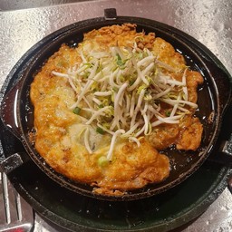 หอยทอดทะเล(หอยแมลงภู่ กุ้ง หมึก)