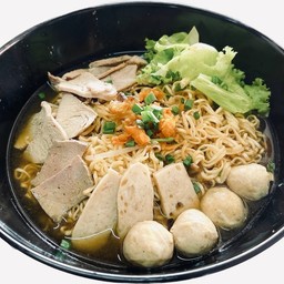 ก๋วยเตี๋ยวหมูน้ำใส