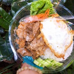 ข้าวราดกระเทียม