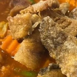 แกงส้มผักรวมใส่มะละกอหมึกกุ้ง