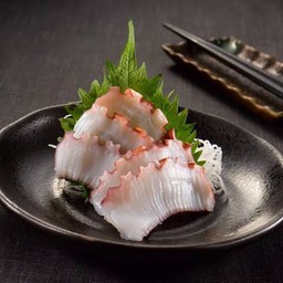 Tako Sashimi หนวดหมึกยักษ์ซาชิมิ