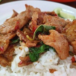 กะเพราหมูหมัก