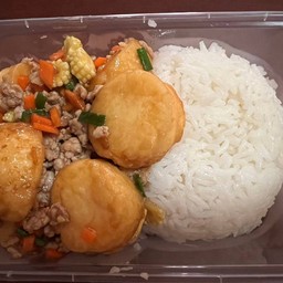 ข้าวเต้าหู้ทรงเครื่อง