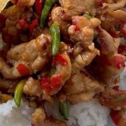 หมูชิ้นคั่วพริกเกลือ-ราดข้าว