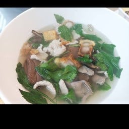 ต้มเลือดหมูพิเศษ (จะใส่หมูกรอบ)