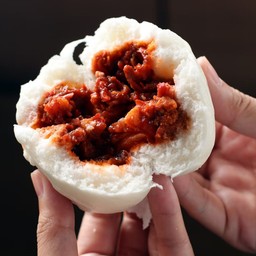 ซาลาเปาไส้หมูแดง (2 ลูก)