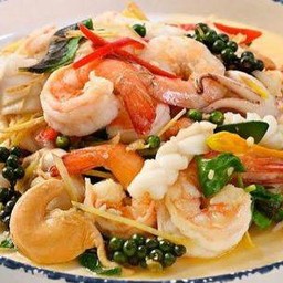 ผัดฉ่าราดข้าว