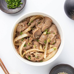 ข้าวหน้าหมูผัดกระทะร้อน