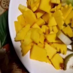 มะม่วงที่ให้มาสุก นิ่ม คนขายเป็นคนหั่นใส่ถุงควรจะรู้ว่ามะม่วงแบบนี้ไม่ควรให้ลูกค