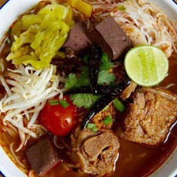 หมี่คลุกโบราณเจ๊แคท