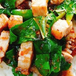 คะน้าหมููกรอบ-ราดข้าว