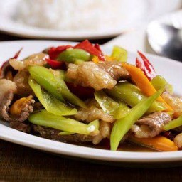 ผัดพริกหยวกราดข้าว