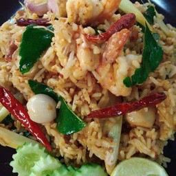 ข้าวผัดต้มยำกุ้ง