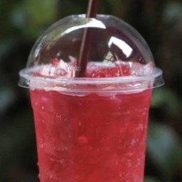 น้ำแดงโซดา