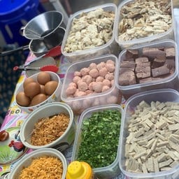 ก๋วยจั๊บณวญ ใส่ผัก ใส่ทุกอย่าง ธรรมดา