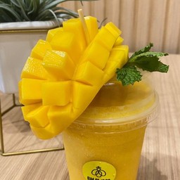 Smoothies party mango