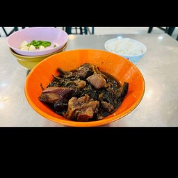 ขาหมูต้มไฉ่กัว