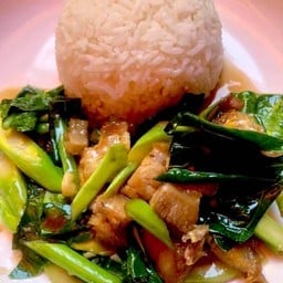 ข้่าวคะน้าหมู เมนูอร่อยย