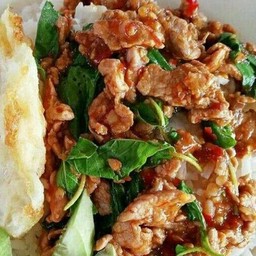 ข้าวกระเพราหมูชิ้น